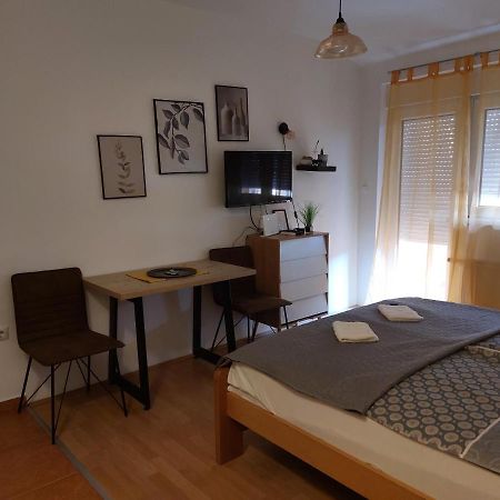Apartman Kej Novi Sad Buitenkant foto